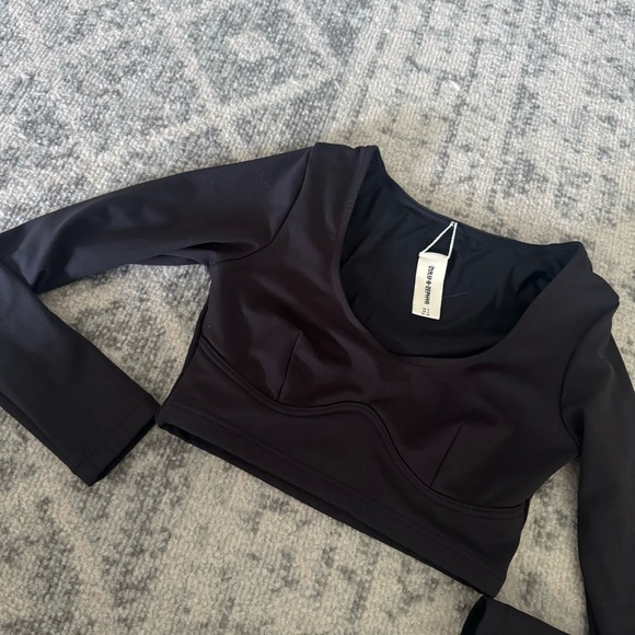 Zulu & Zephyr black surf top - Picture 4 of 4